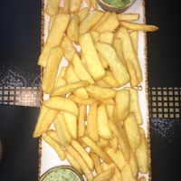a pfund french fries with guacamole and basil mayo at Peter Pane in Leipzig