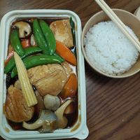 Braised Tofu with Assorted Vegetables in Casserole ($ 138) and Steamed Rice ($ 12), Take Away price total $ 128 at Gingko House 銀杏館 in Kowloon