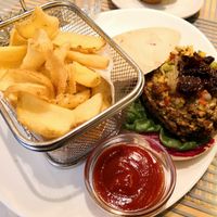 Hamburguesa vegana at Maiatza in San Sebastian