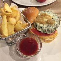 Hamburguesa de Quinoa. ⭐️⭐️⭐️⭐️⭐️ at Maiatza in San Sebastian