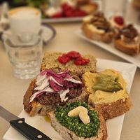 Vegan crostini at Sullaluna in Venice