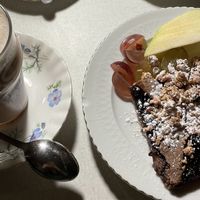 Chai con latte di mandorla e crostata  at Sullaluna in Venice