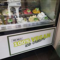Vegan indication at Oyya in Bruges