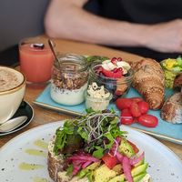 Avocado toast + brunch Blackbird at Blackbird in Bruges