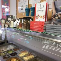 Buffet et pots en consigne  at LOCO - Villeray in Montreal