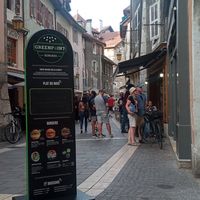 Street view at Greenpoint Burgers in Annecy