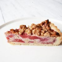 strawberry tart at L for You in Tokyo