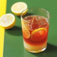 Pomegranate lemonade — homemade lemonade layered with pure pomegranate juice. A refreshing, antioxidant-rich drink with no added sugar. One of our most popular sips. at L for You in Tokyo