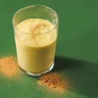 Mango spice amazake smoothie — fermented rice drink blended with mango, turmeric & cinnamon. Naturally sweet, dairy-free and packed with anti-inflammatory goodness. Vegan. at L for You in Tokyo