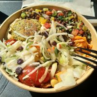 Make it yourself - vegan salad at Foodmaker - Square in Brussels