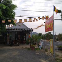 Front at Vong in Madagui