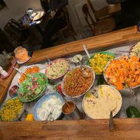 Buffet froid et chaud varié at Hermans in Stockholm