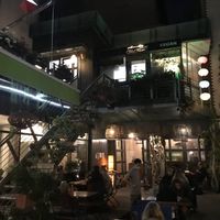 outside at night, much eating space at Good Morning Vietnam Vegan in Berlin