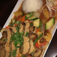 Fake Ente mit Wokgemüse at Good Morning Vietnam Vegan in Berlin