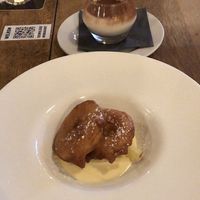 Vegan appel beignets en vegan speculoos tiramisu  at Brouwerij Het Anker in Mechelen