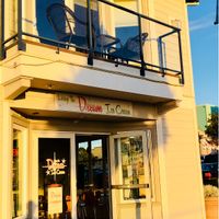 Exterior by the boardwalk  at Living the Dream in Eureka