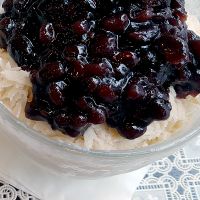 vegan Bingsu based on soy milk, topped with red bean paste and fresh fruit on the bottom. at La Bonne Tarte in Seoul