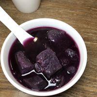 Purple sweet potato dessert soup at Ahimsa Buffet 無肉食 - Mong Kok in Kowloon