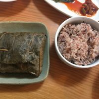 Rice with lotus and without  at Hyangjeok Won - 향적원 in Gyeongju