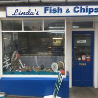 Front entrance at Linda's Fish & Chips in Cullen