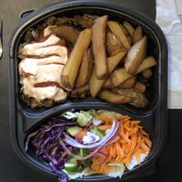 Take away vegan kebabtallrik at Sodermanna Vegetariska in Stockholm