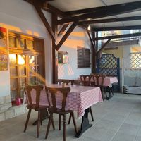 Seating outside at Pizzeria Fuoriseria in Izola