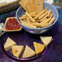 Táboa de queixos vegáns  at Luscofusco in Ourense