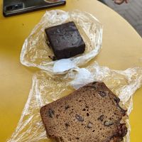 Banana bread and brownie at Mr Blou I Love You in Amsterdam