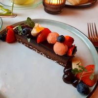 Raw chocolate cake at Healthful in Rotterdam