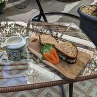 Avocado Stulle at OmaRosa in Dortmund