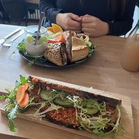Veganes Frühstück und Stulle mit köstlichem veganem hausgemachten Mett!  at OmaRosa in Dortmund