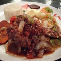 Tamarinden-Gemüsecurry mit Tempeh at Stashus Con Fusion in Puerto Viejo De Talamanca