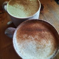 Matcha latte with oat milk & chai latte with oat milk at Sunday Sustainable Bakery in Byron Bay