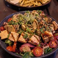 Tofu salade, chilli burger at Raiz in Sintra