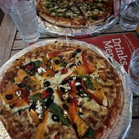 I got the Zucha pizza and at the back is the Caprico pizza  at Winnies in Queenstown