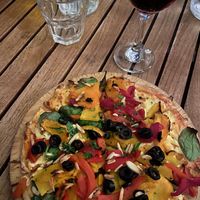 vegan pizza at Winnies in Queenstown