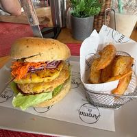 Hawaiian burger at Aroma Coffee Bar in Cahuita