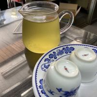 Complimentary, bottomless green tea at Fú Zhǎng ShāngHào 福長商號 in New Taipei City