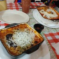 Nada que decir, de las mejores lasañas que he probado en mi vida! Bien condimentadas, hechas en el momento, muy contundentes y esos pocillos le dan un toque más hogareño. Sin du at Lazy Vegan in Santiago