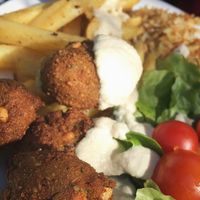 Falafel al plato at Lazy Vegan in Santiago