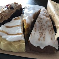 From left: banana bread, banana cream pie, lemon, cinnamon bun, schoko  at Trago in Leipzig