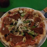Pizza supercombinado vegana at Pizzeria Artesana in Copecito