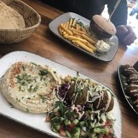 Falafel und Hummus   at Hummus Küch' in Frankfurt