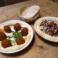 hummus falafel and hummus ful at Hummus Küch' in Frankfurt