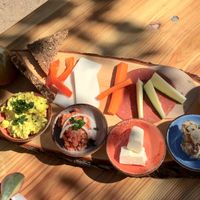 large breakfast platter at Vabiou's in Hamburg