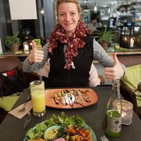 Es gibt sogar gigantisches  Dessert .  at Vabiou's in Hamburg