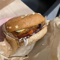 vegan burger 6€ at Vegan Beat in Athens