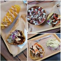 Space Gyros, Spiralkartoffel, Dakossalat, Beilagensalat at Vegan Beat in Athens