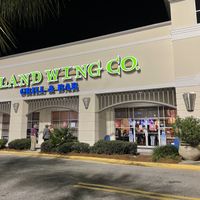 Store front  at Island Wing Company in Destin