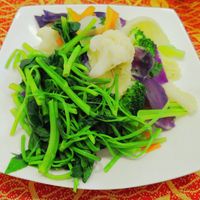 Spinach and mixed veggies, boiled in water at Huong Viet - Nguyen Trai in Ho Chi Minh City
